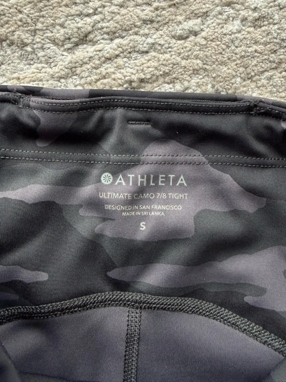 Athleta Ultimate Camo Stash Pocket 7/8 Tight | S